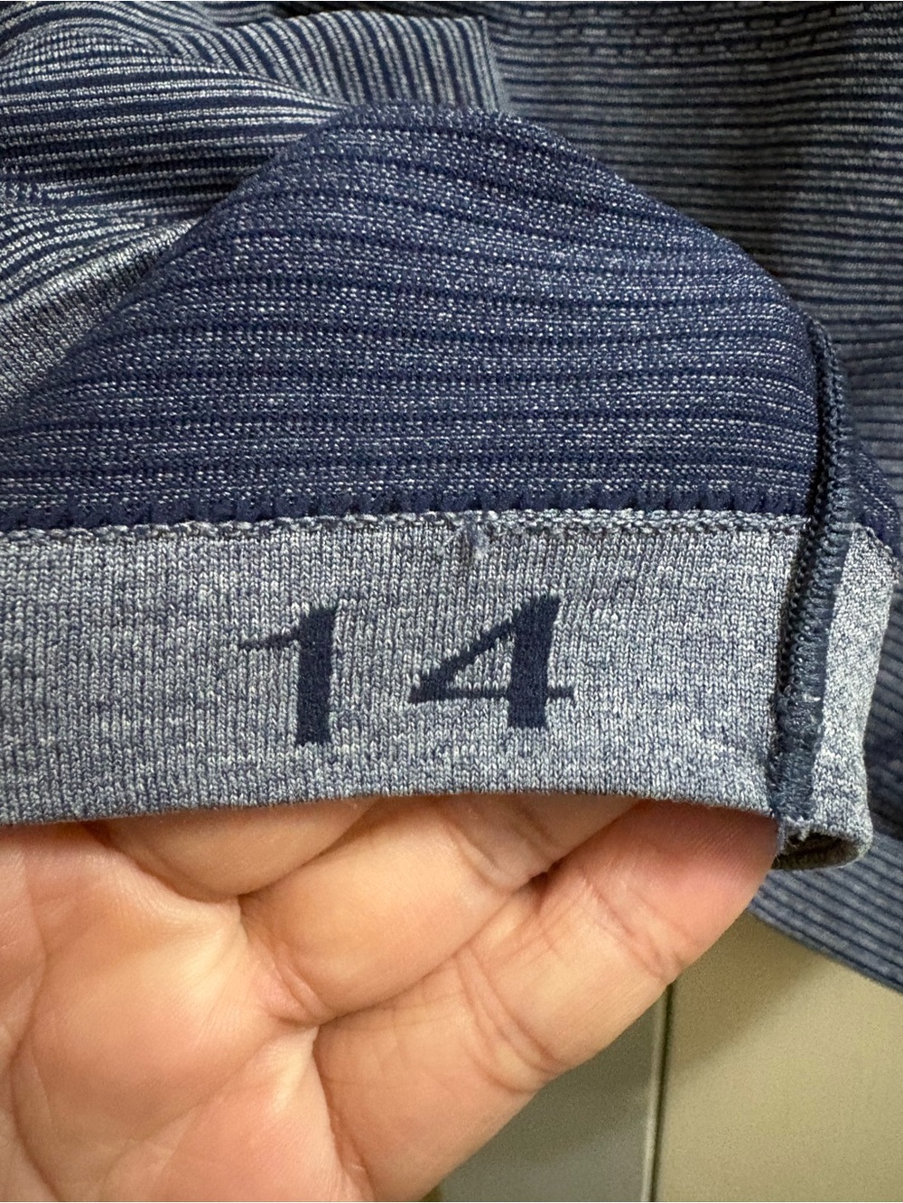 EUC Lululemon Swiftly Tech Cropped Tee - Picture 4 of 4